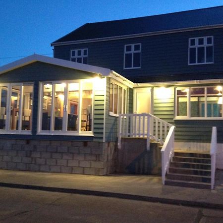 The Waterfront Boutique Hotel Stanley Esterno foto