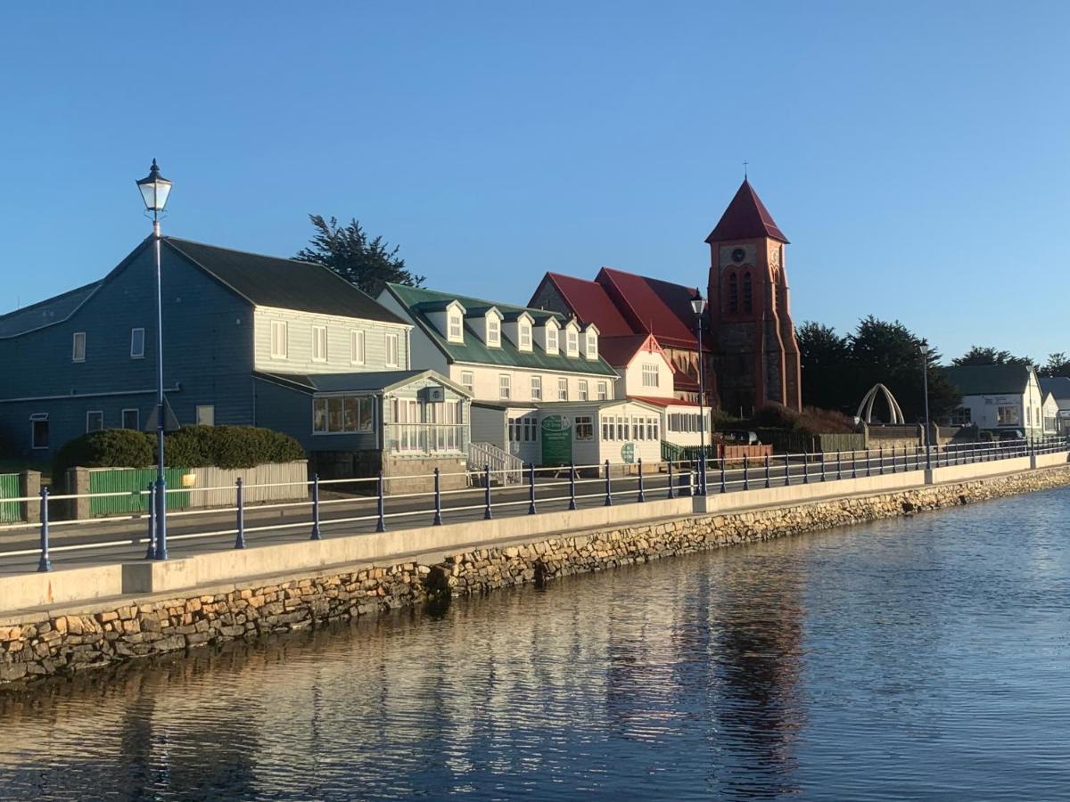 The Waterfront Boutique Hotel Stanley Esterno foto