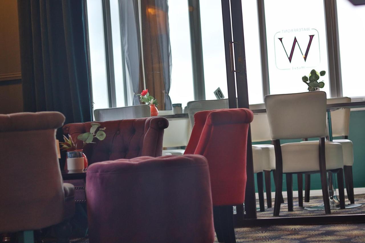 The Waterfront Boutique Hotel Stanley Esterno foto