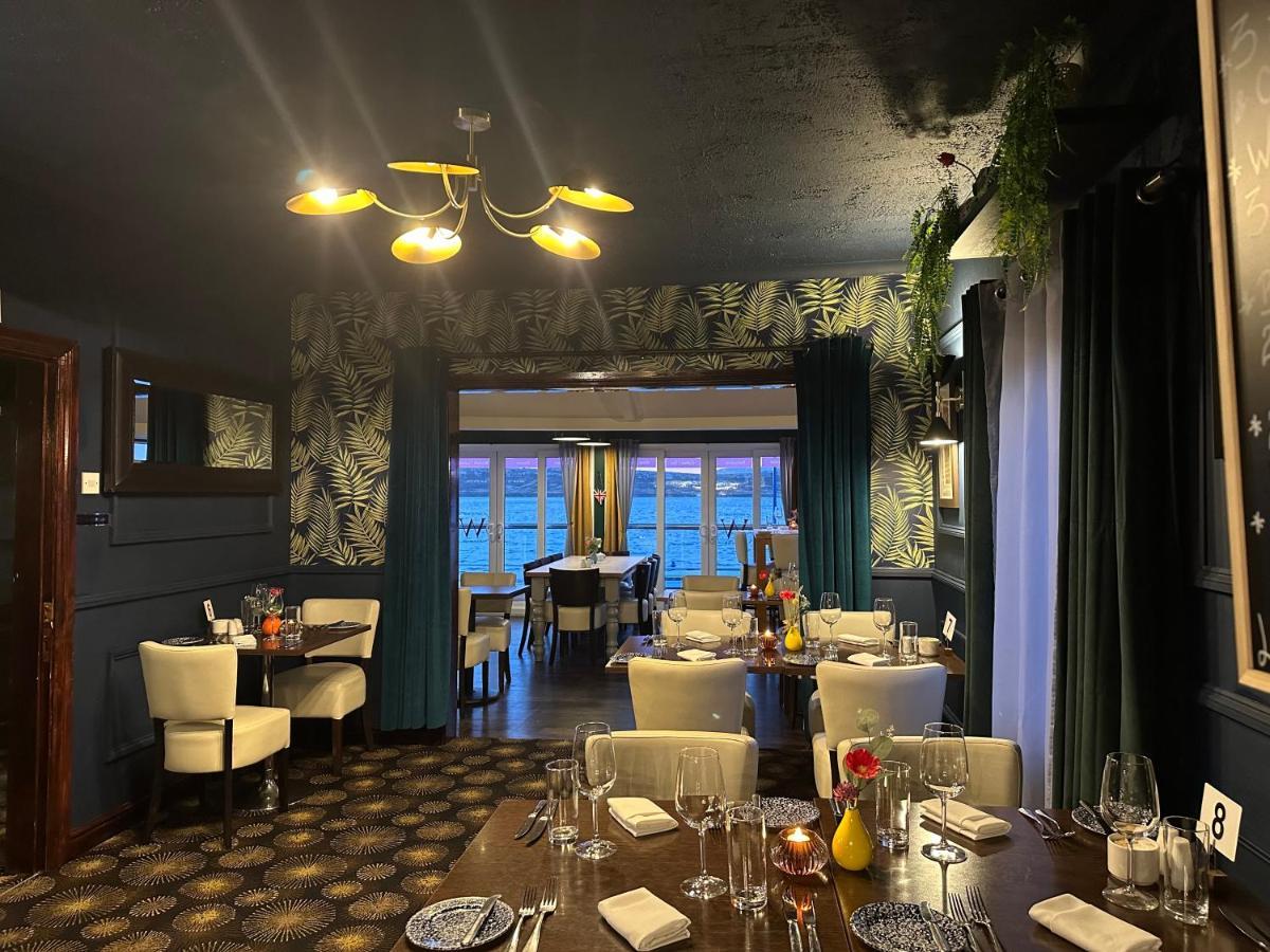 The Waterfront Boutique Hotel Stanley Esterno foto